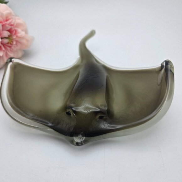 VTG Edinburgh Art Glass Stingray Sculpture MCM Style Smoked Grey Marine Figurine - Picture 5 of 7